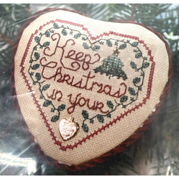 Decorative Tin Cover "Keep Christmas In Your Heart" Cross-Stitch Pattern Only - Picture 1 of 2
